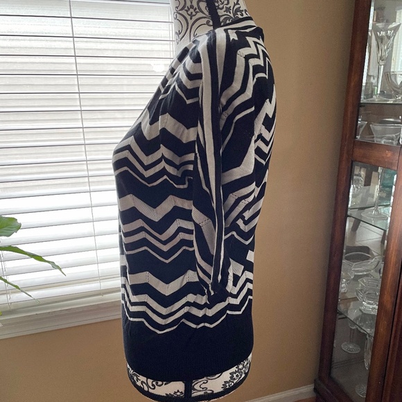 Neiman Marcus Sweater ZigZag Dolman Mint Cond. - Picture 2 of 6